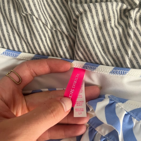 Victorias secret bikini bottom - Picture 2 of 2